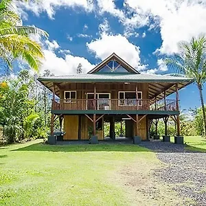 Holiday home 808 Buddha 1 Block To The Ocean Paradise Cliffs Location 2 Bedrooms Loft 3 Separate Sleeping Areas, Keaau